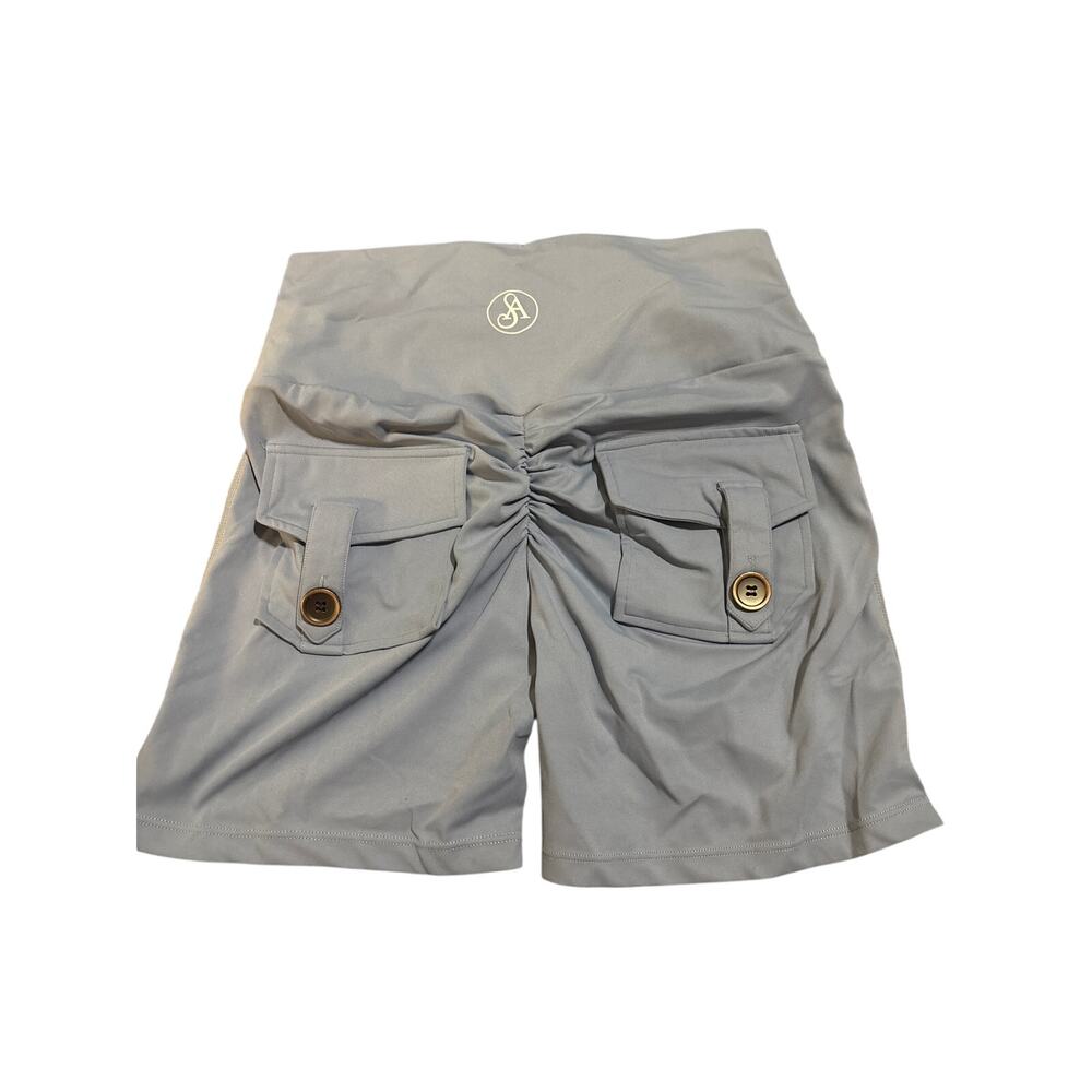 Allure the Brand Scrunch Pocket Shorts L